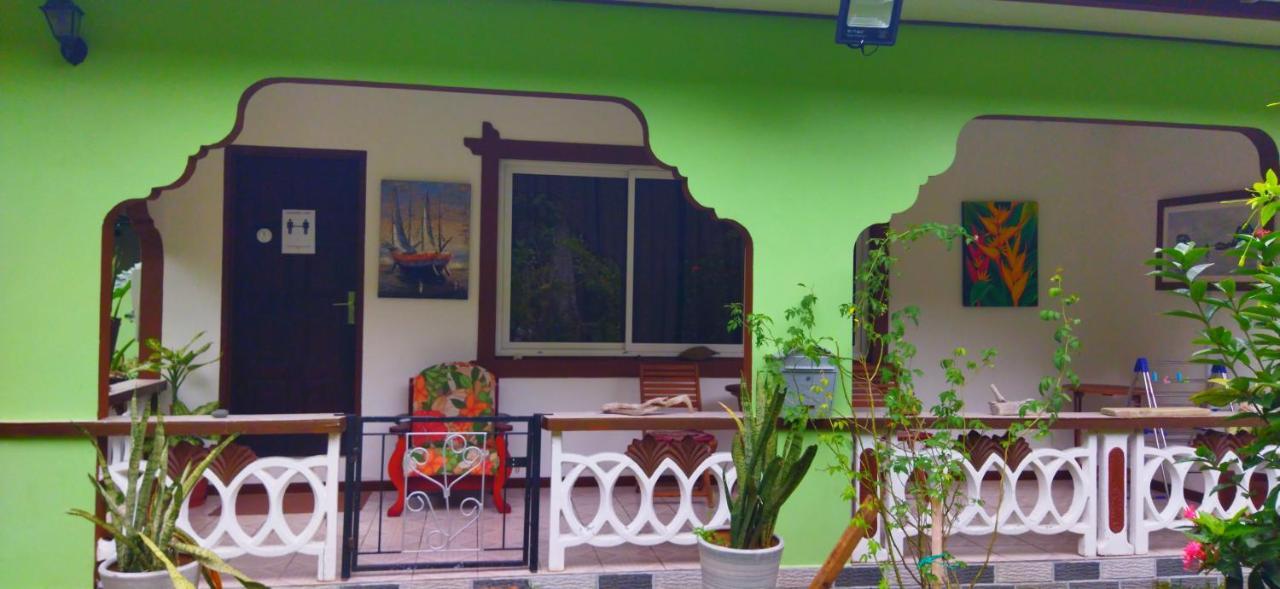 Dan Zoranz Self Catering Guest House La Digue  Extérieur photo