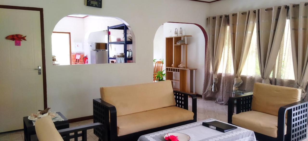 Dan Zoranz Self Catering Guest House La Digue  Extérieur photo