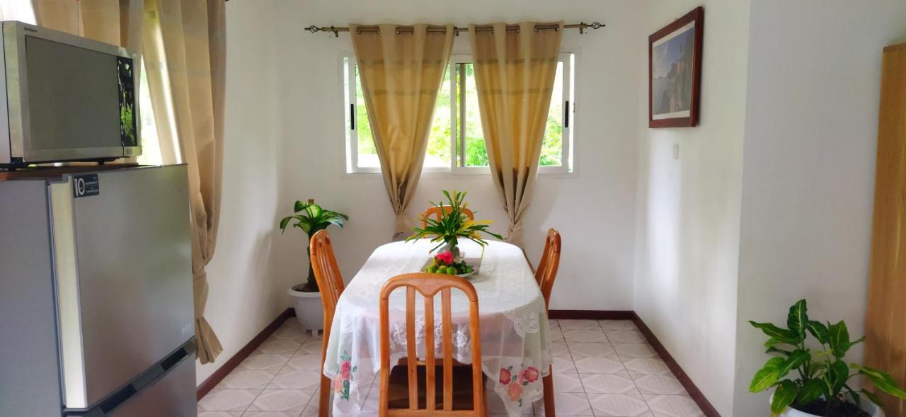 Dan Zoranz Self Catering Guest House La Digue  Extérieur photo