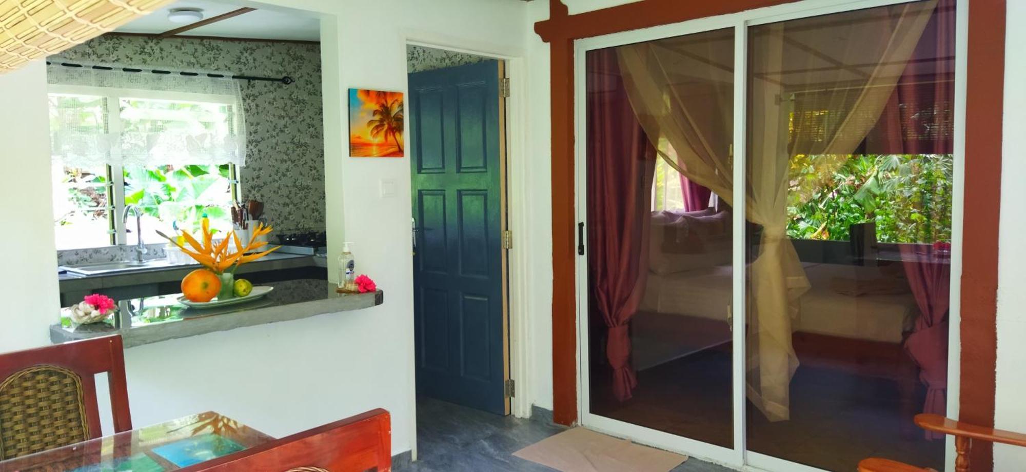 Dan Zoranz Self Catering Guest House La Digue  Extérieur photo