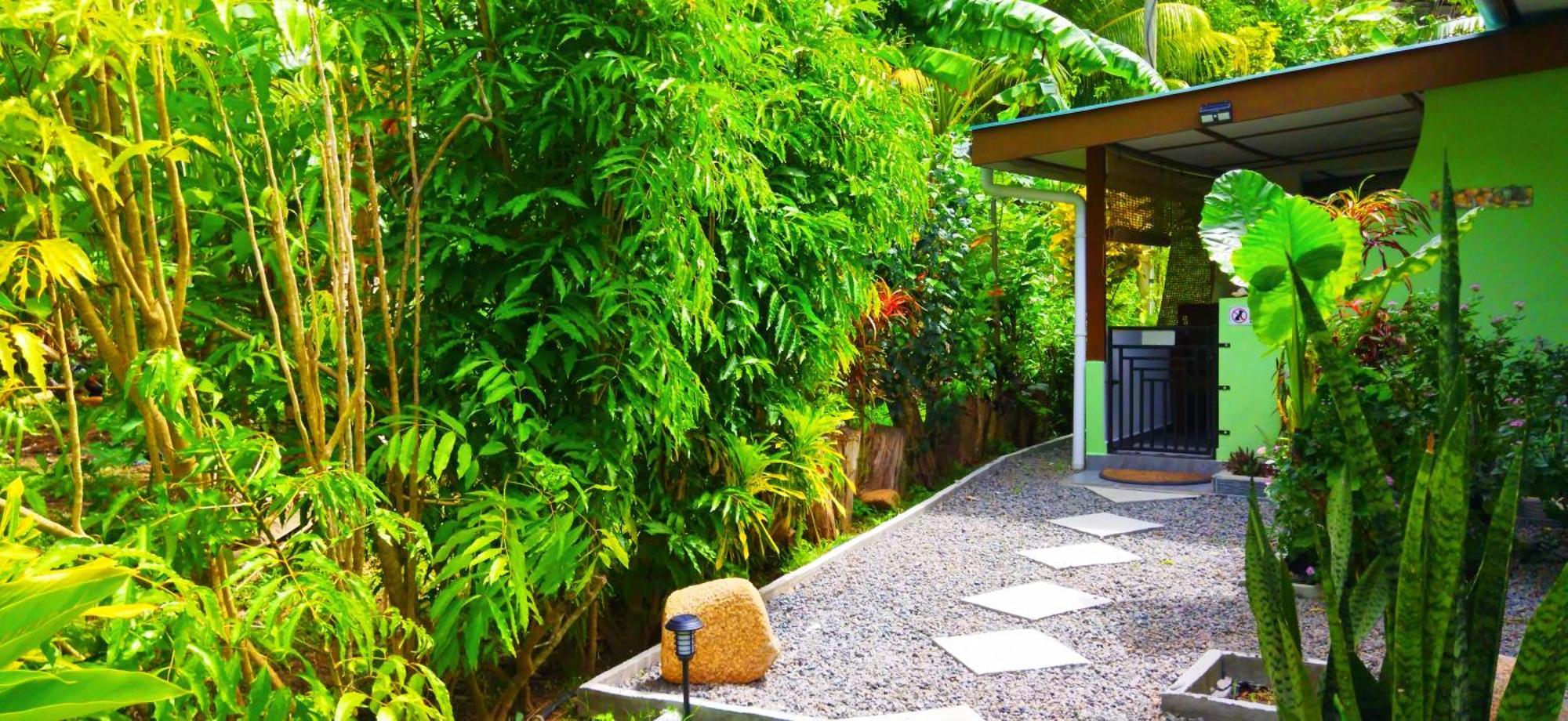 Dan Zoranz Self Catering Guest House La Digue  Extérieur photo