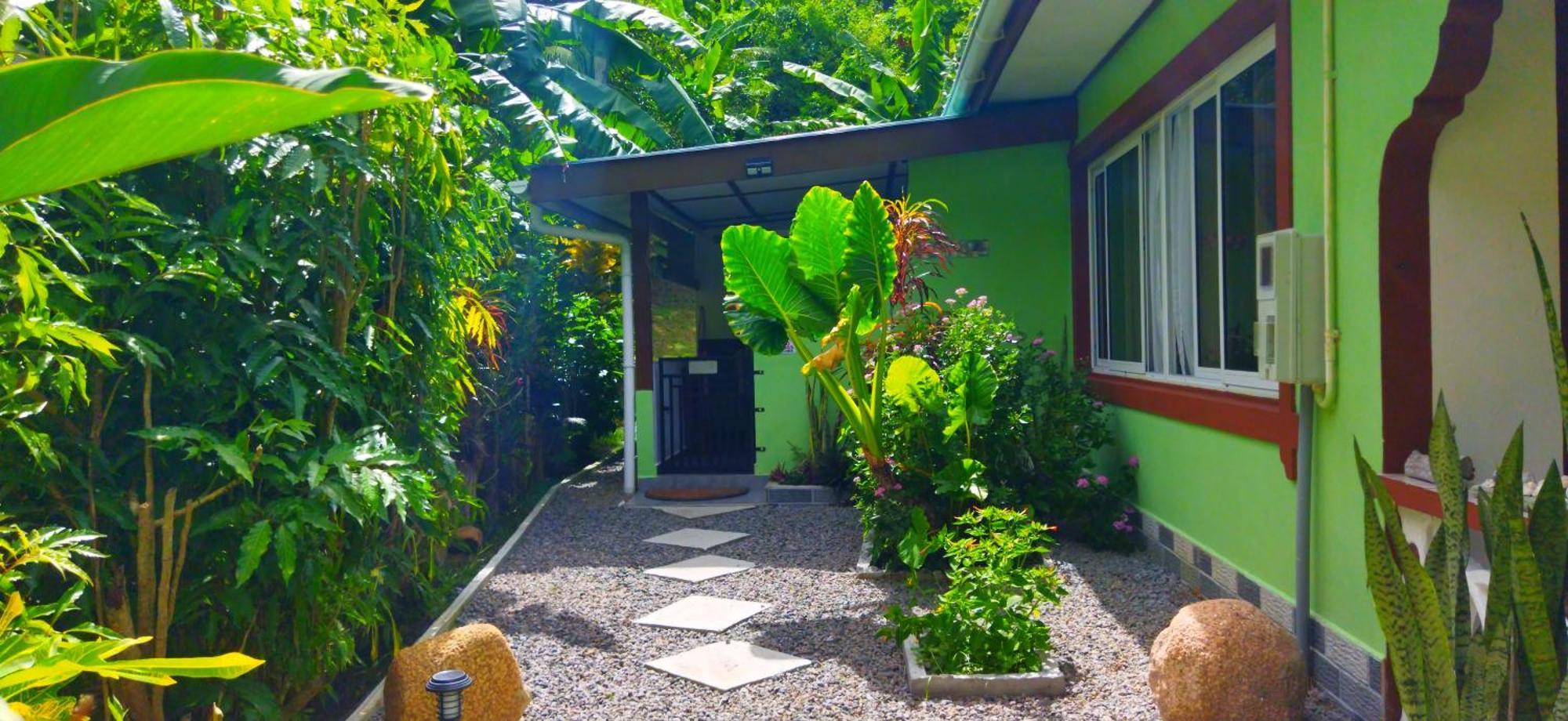 Dan Zoranz Self Catering Guest House La Digue  Extérieur photo