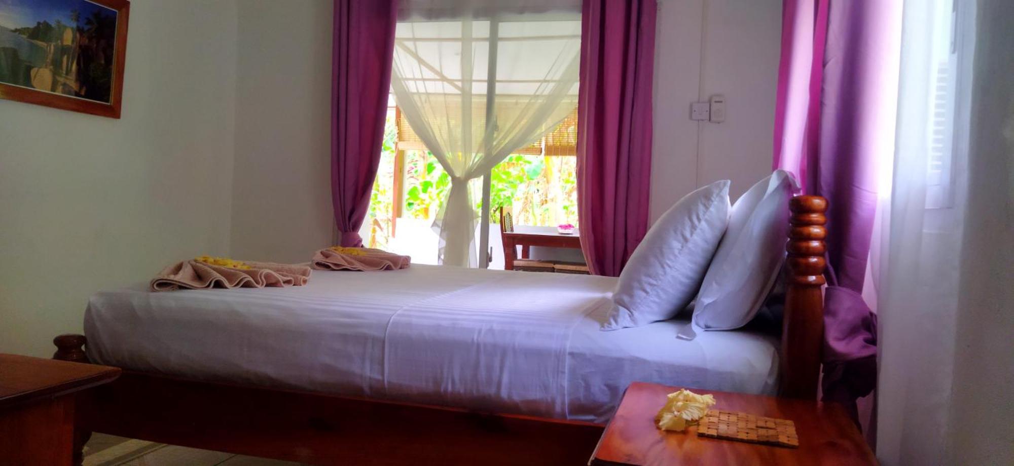 Dan Zoranz Self Catering Guest House La Digue  Extérieur photo