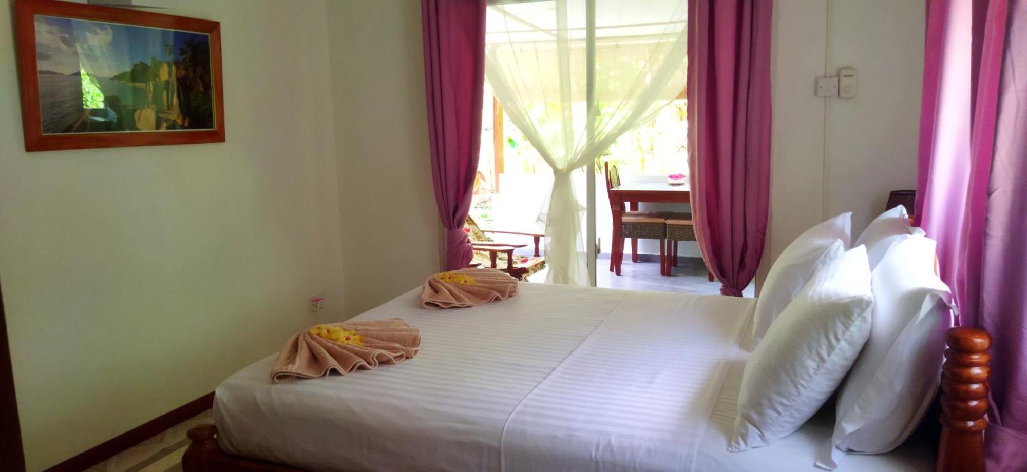 Dan Zoranz Self Catering Guest House La Digue  Extérieur photo