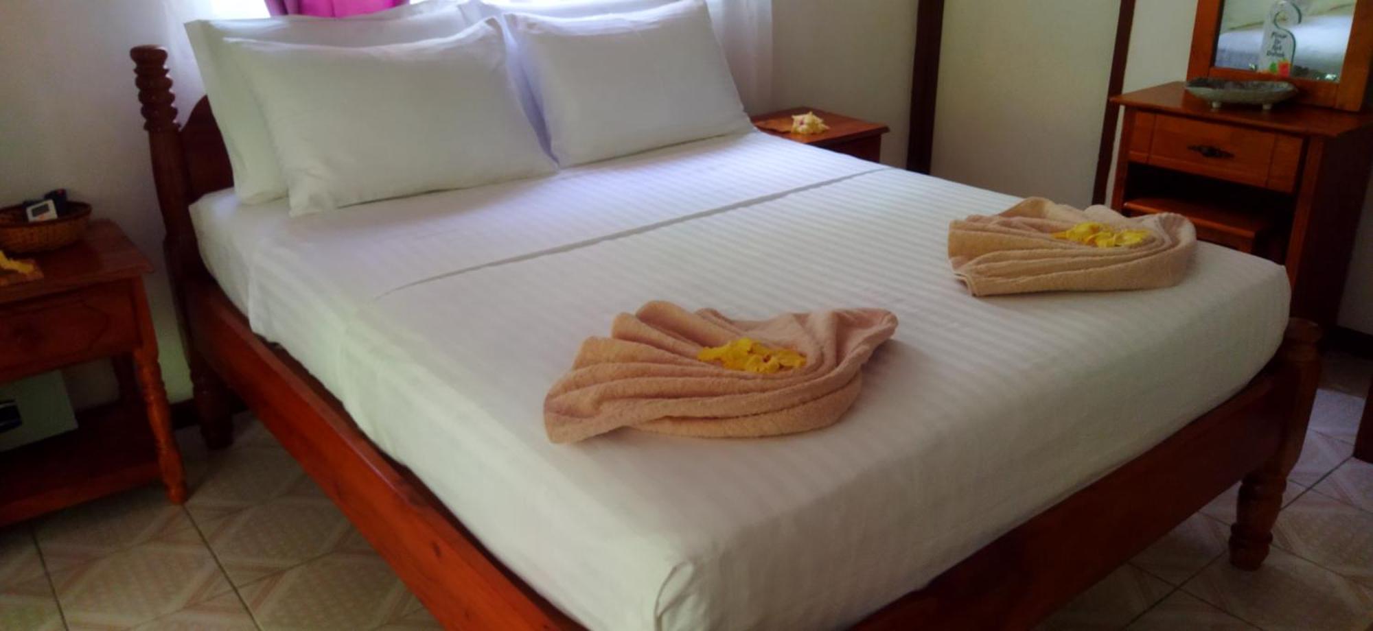 Dan Zoranz Self Catering Guest House La Digue  Extérieur photo